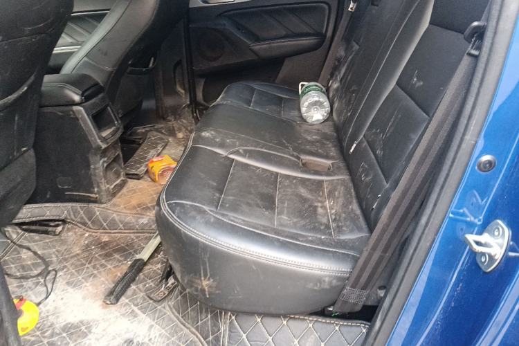 Used Great Wall Poer 2019 2.0T Commercial Version Manual Diesel 4x4 Elite Long-Box GW4D20M Left Rear Seat