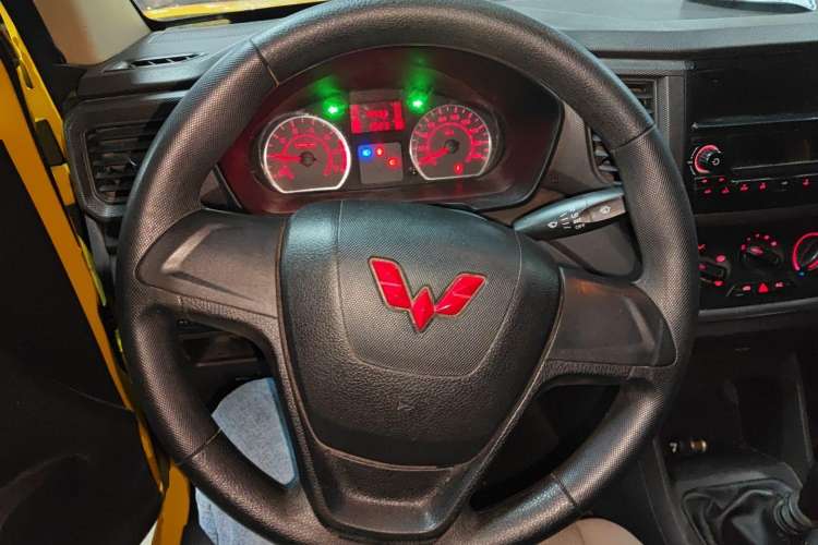 Used Wuling Hongguang V 2022 1.5L Jingqu Version Hydraulic Power Steering LAR