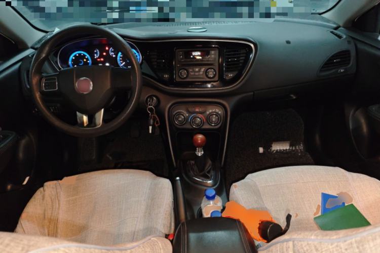 Used Fiat Viaggio 2015 1.4T Manual Enjoyment Edition Center Console