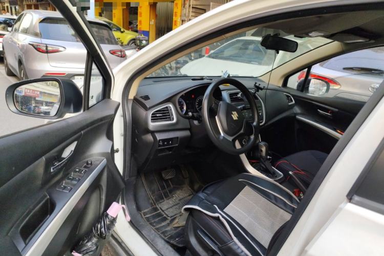 Used Suzuki S-Cross 2014 1.6L CVT Two-Wheel Drive Entry Model Driver Seat