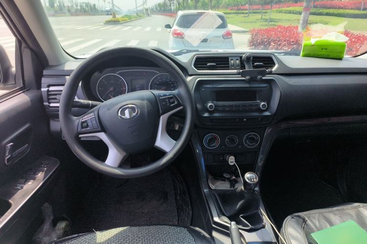 Used Great Wall Wingle 5 2017 2.0T European Version Diesel Two-Wheel Drive Advanced Large Double-Cab GW4D20E Steering Wheel