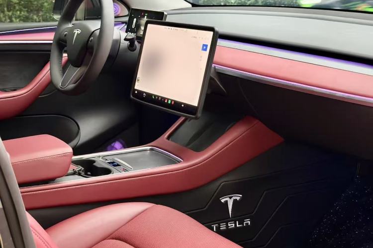 Used Tesla Model Y 2024 Rear-Wheel-Drive Version Interior 8