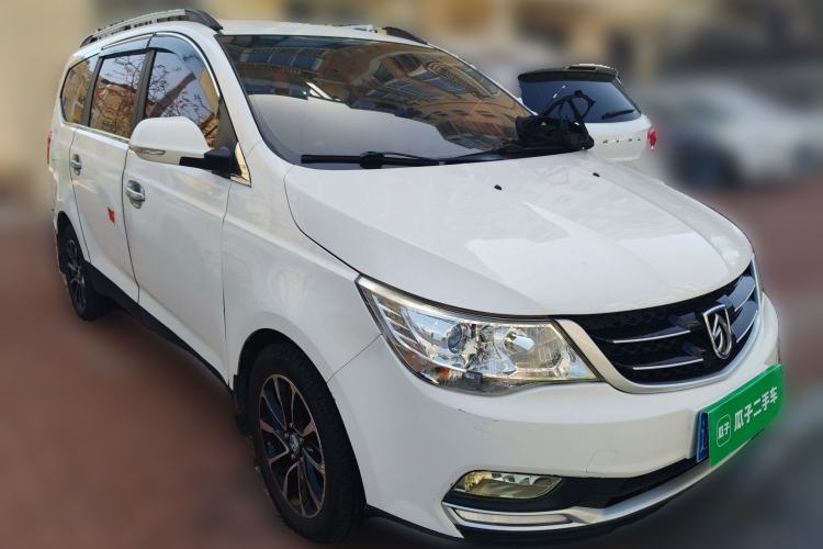 Used Baojun 730 2016 Revised Version 1.5L Manual Standard Model 5 Seats
