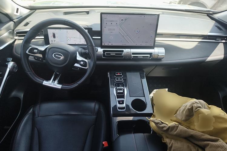 Used GAC Trumpchi EMKOO 2022 1.5T Supernova Max Edition Center Console