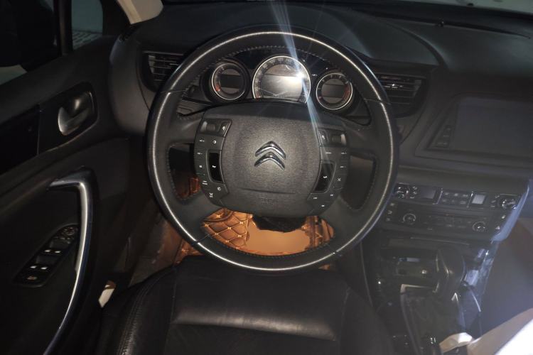 Used Citroen C5 2013 2.0L Automatic Luxury Model Steering Wheel