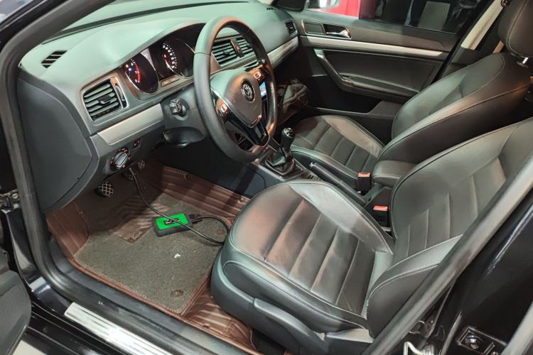 Used Volkswagen Lavida 2017 1.6L Manual Comfort Edition
