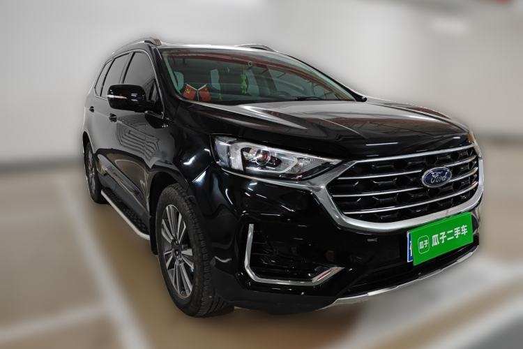 Used Ford Edge 2022 PLUS EcoBoost 245 Four-Wheel Drive Platinum Edition 7-Seater Front Right 45 Deg