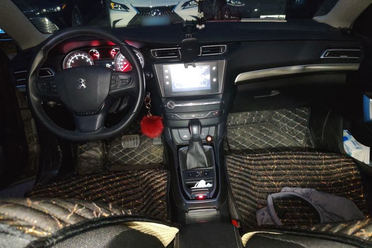 Used Peugeot 408 2016 1.6T Automatic Luxury Edition Center Console