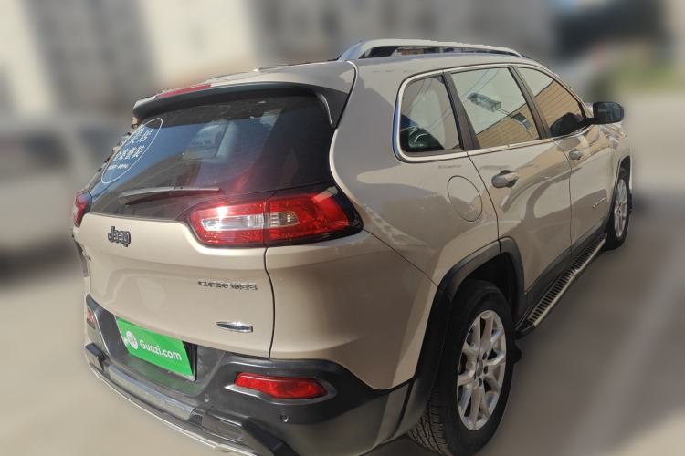 Used Jeep Cherokee 2016 2.4L Leading Edition
