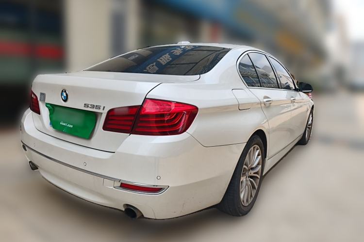 Used BMW 5 Series 2014 535i Design Package Model Rear Right 45 Deg