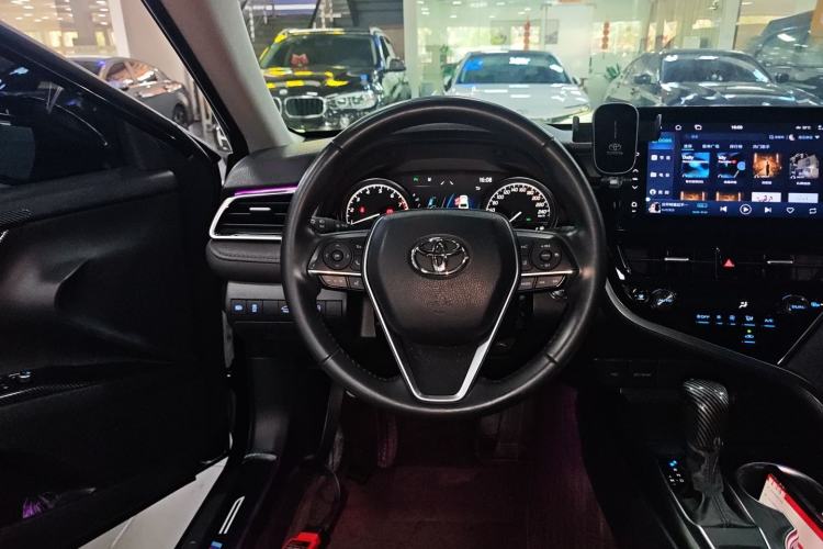 Used Toyota Camry 2023 2.0G Luxury Edition
