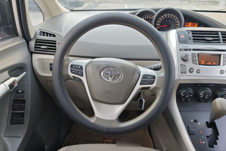 Used Toyota Verso 2014 Starlight 180E CVT Elite Edition
