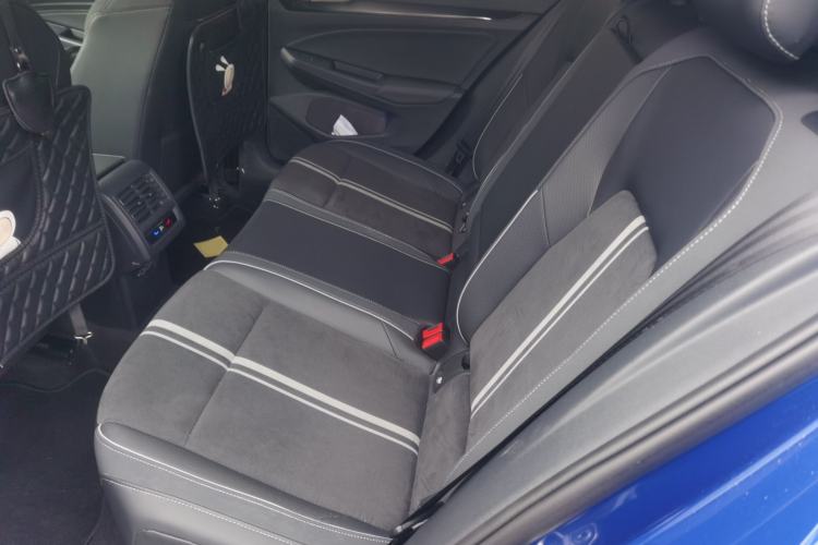 Used Volkswagen Golf 2021 280TSI DSG R-Line Interior 4