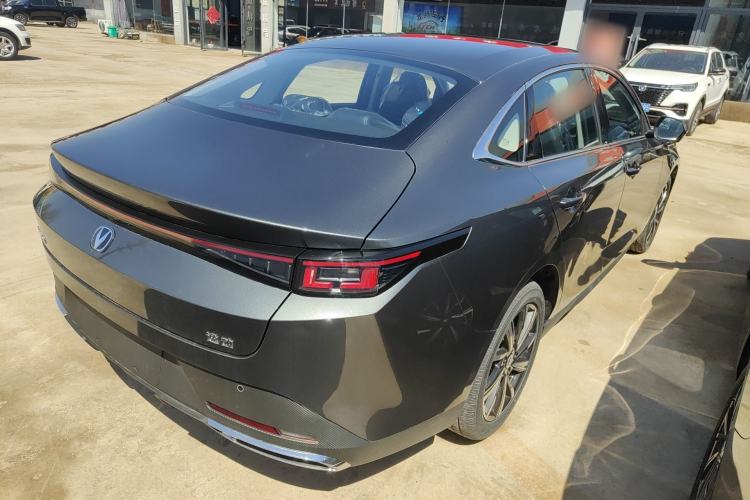 Used CHANGAN Eado 2025 Blue Whale 1.5T 500Bar Prestige Model
