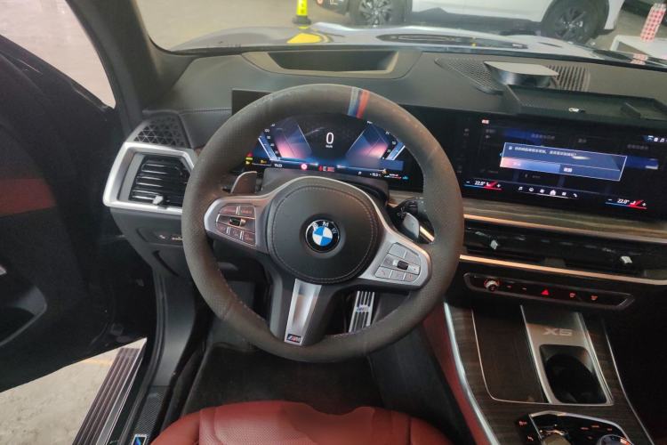 Used BMW X5 2023 xDrive 40Li M Sport Night Edition Package Steering Wheel