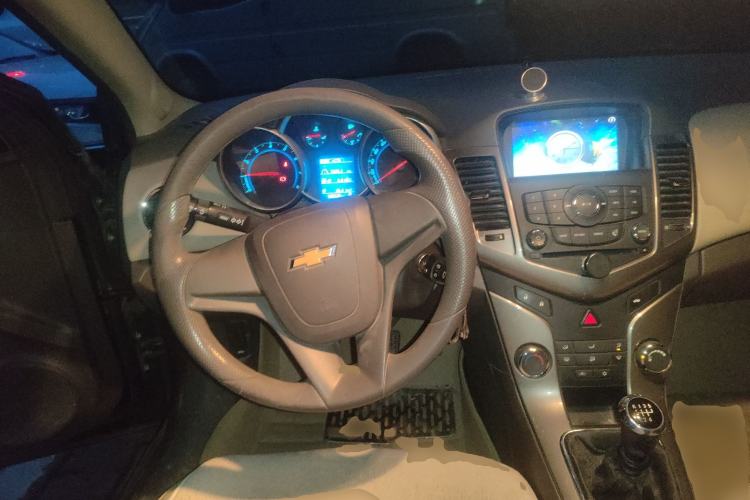 Used Chevrolet Cruze 2015 1.5L Classic SE MT
