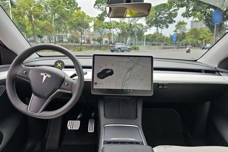 Used Tesla Model Y 2021 Long-Range All-Wheel-Drive Version 3D7
