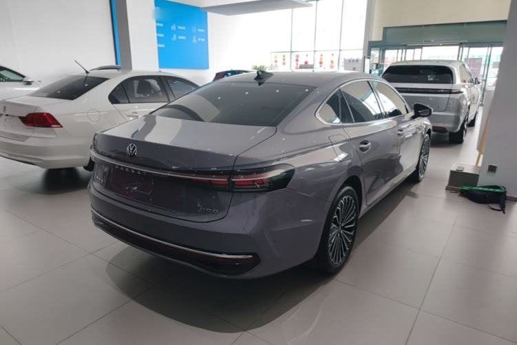 Used Volkswagen Passat 2025 Pro 380TSI Dragon Supreme Edition
