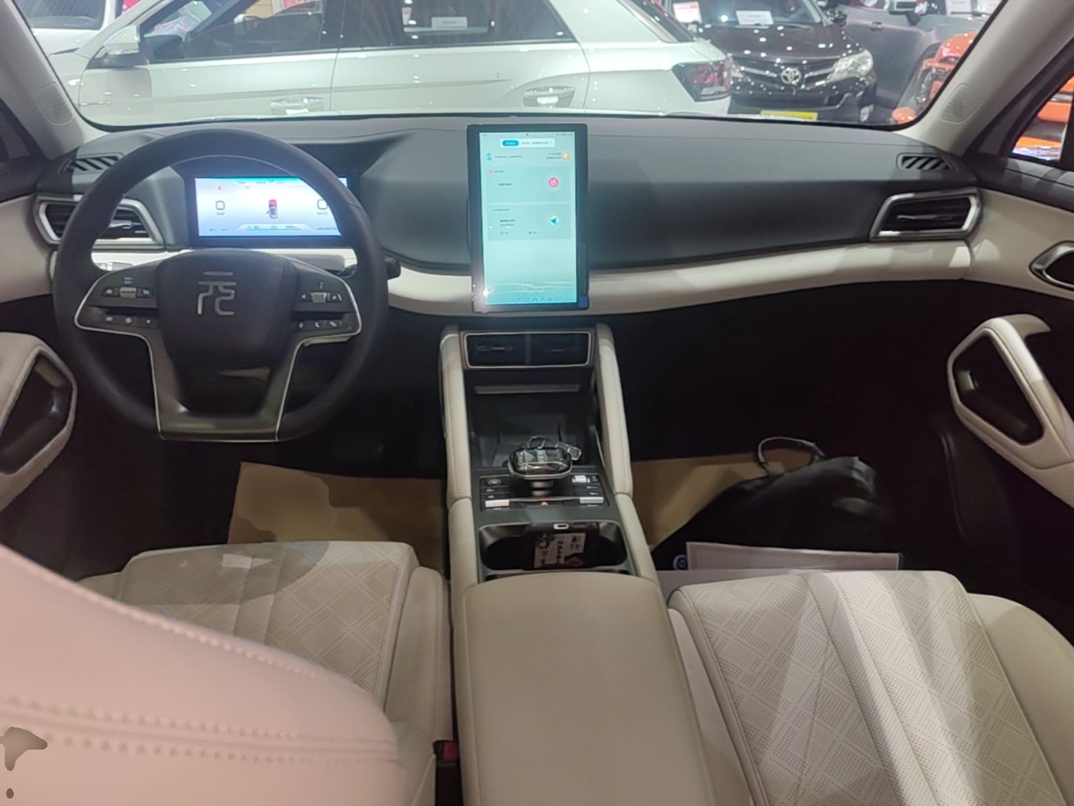 BYD Yuan UP 2024 401 km Active Version — снимка 12