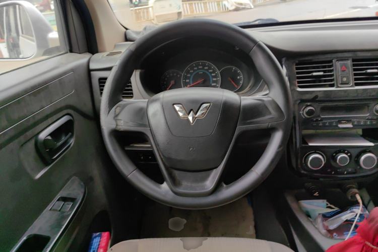 Used Wuling Rongguang V 2016 1.5L Standard Version Steering Wheel
