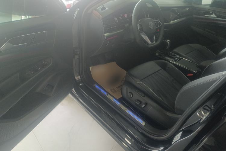 Used Volkswagen Passat New Energy 2023 430 PHEV Hybrid Luxury Edition Driver Seat