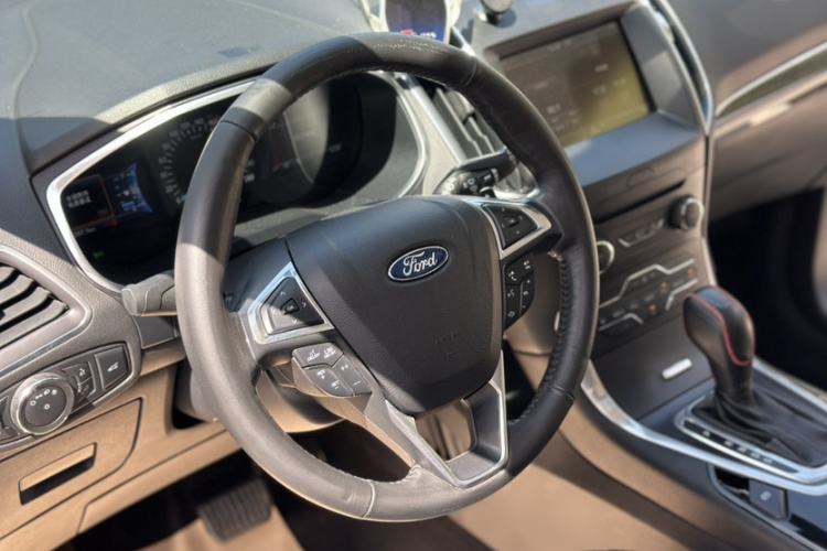 Used Ford Edge 2015 2.0T GTDi 4x4 High-Grade Model