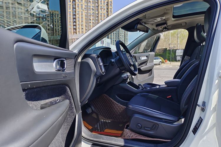 Used Volvo XC40 2020 T3 Smart & Stylish Edition Left Front Seat