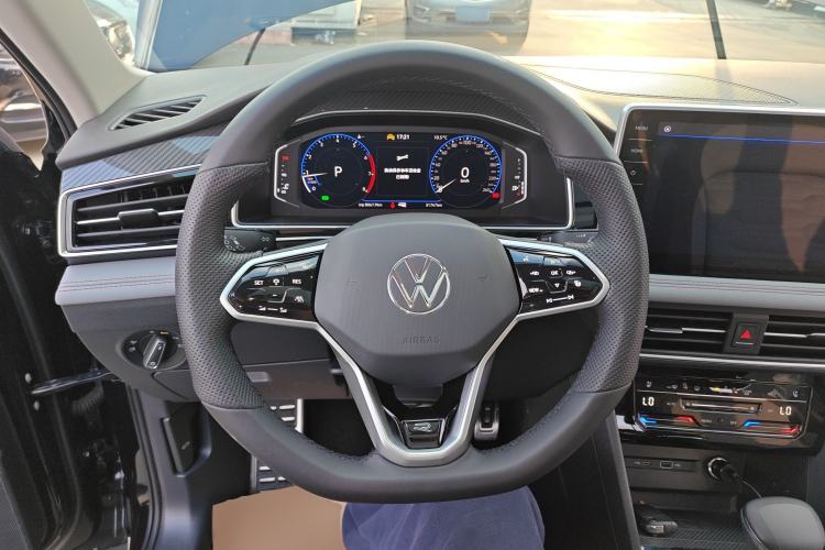 Used Volkswagen Tiguan L 2023 330TSI Automatic Two-Wheel Drive R-Line Flagship Edition Steering Wheel