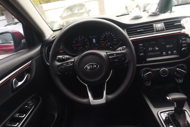 Used Kia KX Cross 2017 1.4L AT GLS Steering Wheel