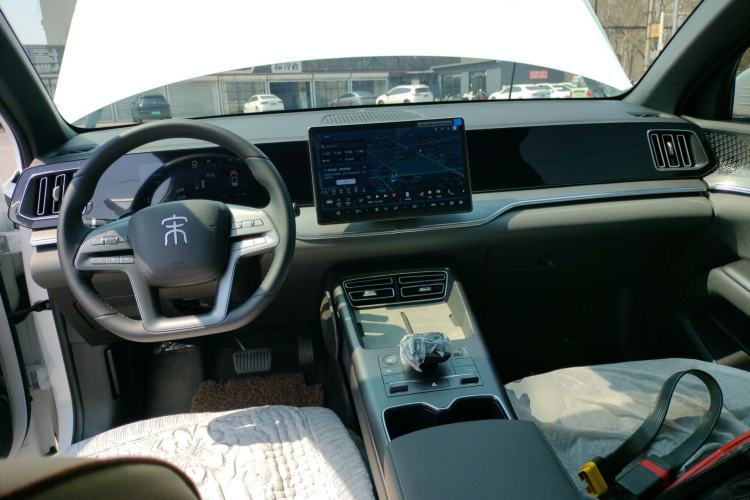 Used BYD Song Pro New Energy 2025 2nd Generation Intelligent Driving Version DM-i 75KM Leading Edition Center Console