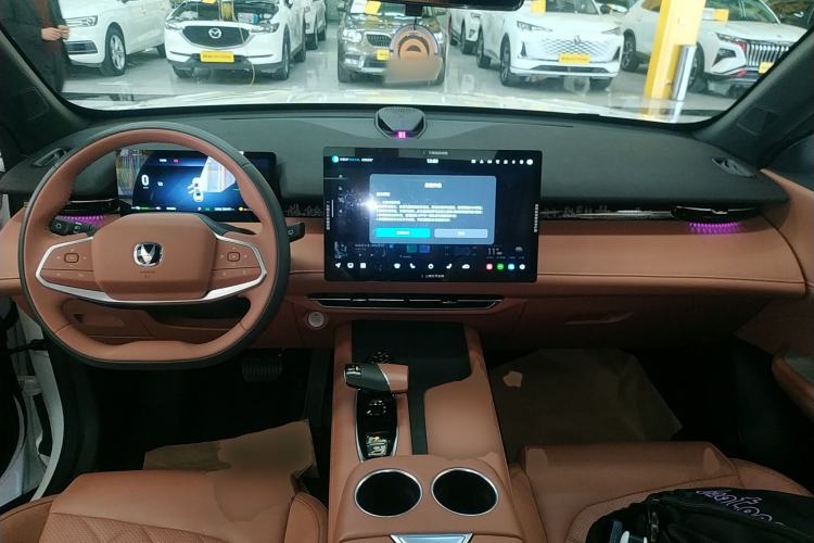 Used CHANGAN UNI-Z New Energy 2024 Blue Whale Smart Electric iDD 125km Excellence Model Center Console