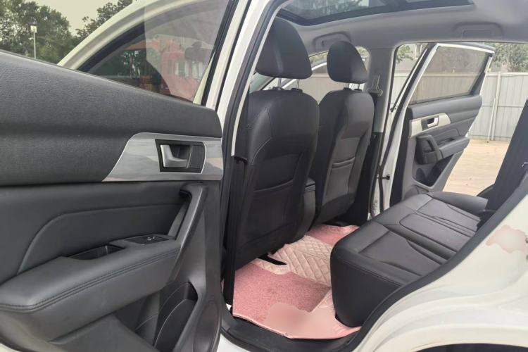 Used Haval H2 2018 1.5T Dual-Clutch Two-Wheel Drive Fashion Model China VI Standard
