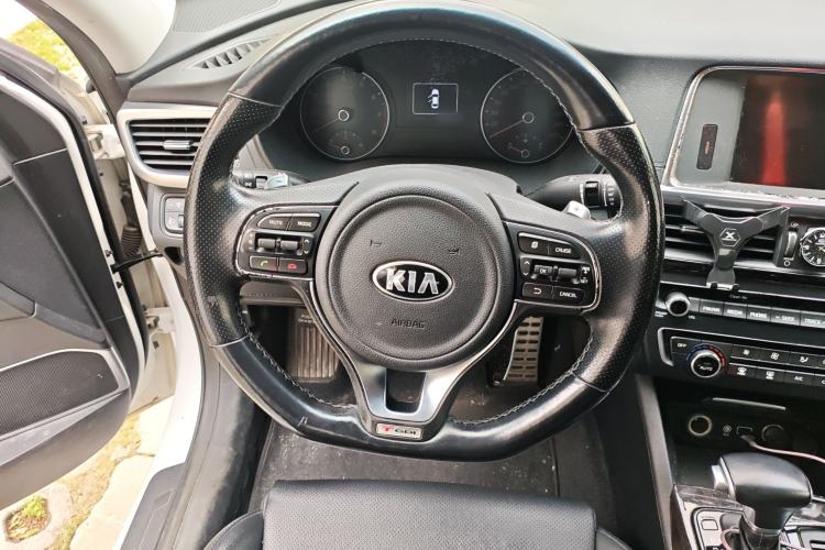 Used Kia K5 2016 1.6T Automatic LUX Steering Wheel