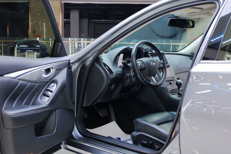 Used Infiniti Q50 2014 3.7L Luxury Sport Edition
