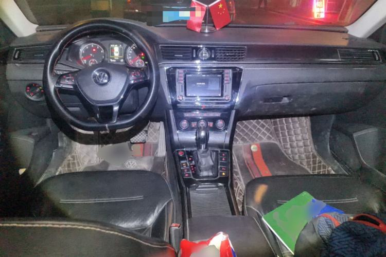 Used Volkswagen Passat 2016 330TSI DSG Prestige Edition Center Console