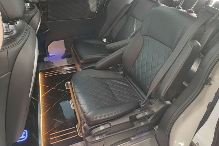 Used Honda Elysion 2016 2.4L Style Edition
