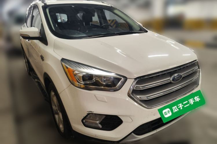 Used Ford Kuga 2018 Facelifted EcoBoost 180 Two-Wheel Drive Luxury Wing Edition Front Right 45 Deg