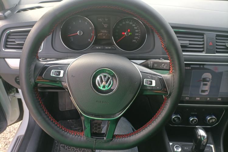 Used Volkswagen Lavida 2017 1.6L Automatic Comfort Edition
