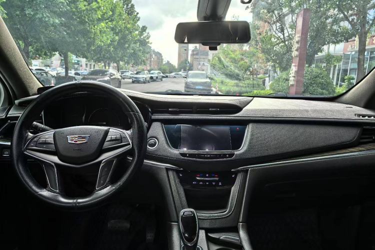 Used Cadillac XT5 2018 28E Four-Wheel Drive Tech Version