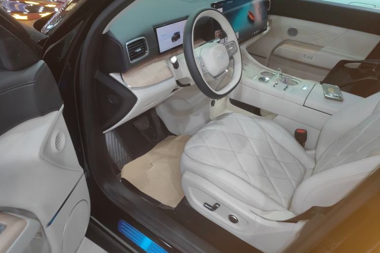 Used Chery T11 2026 Model 220 All-Wheel Drive Dual IMAX Theater Edition
