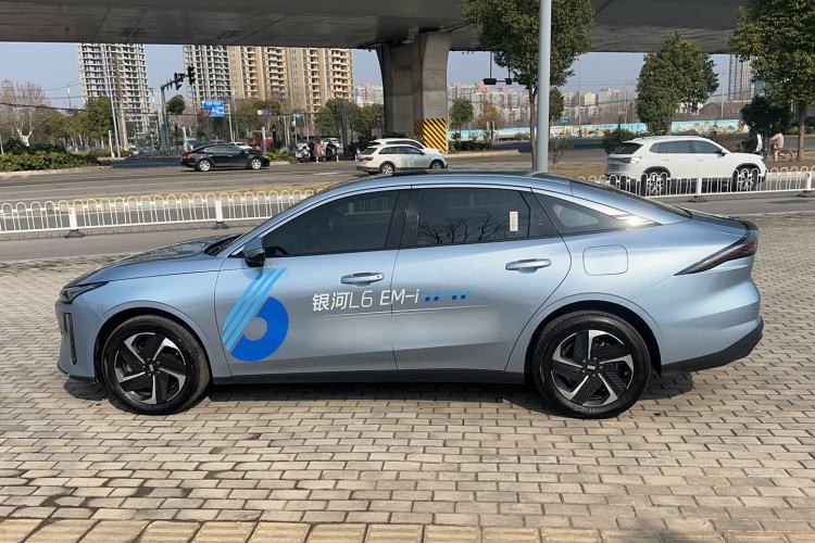 Used Geely Galaxy L6 2025 EM-i 140km Starship Edition
