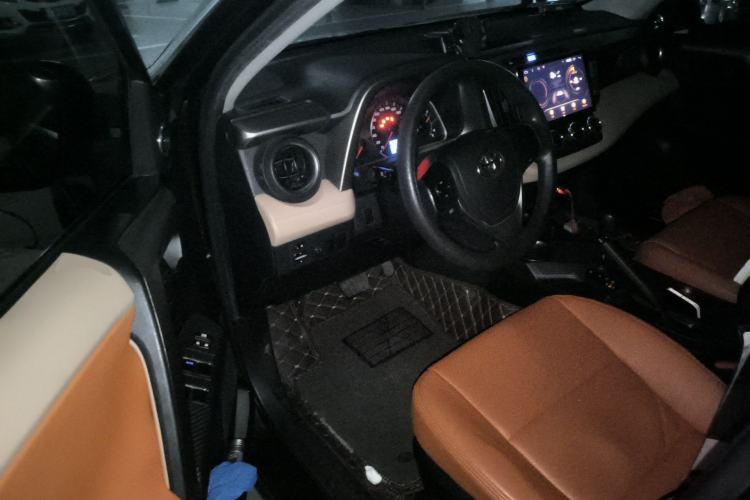 Used Toyota RAV4 2015 2.0L CVT Two-Wheel Drive Urban Edition
