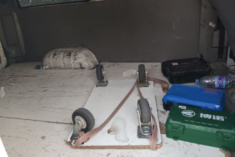 Used Iveco Daily 2020 2.5T A35 Passenger Van Single-Tire Mid-Roof Design 5-9 Seats China VI Emission Standard
