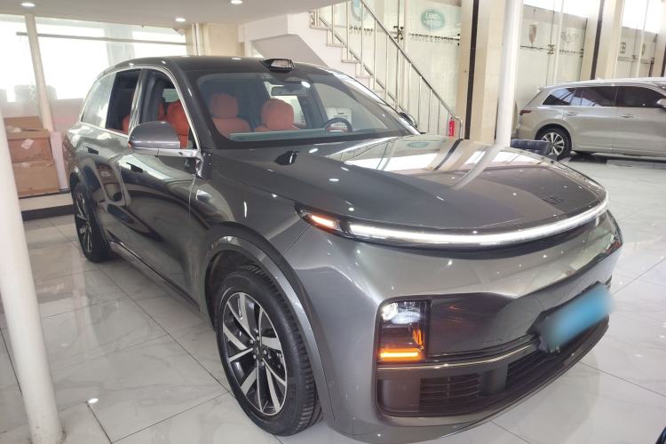 Used Li Auto L8 2023 Pro Model Front Right 45 Deg