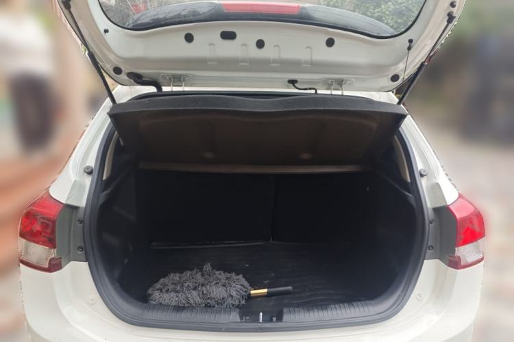 Used Kia K2 2015 Hatchback 1.4L AT GLS Cool Edition