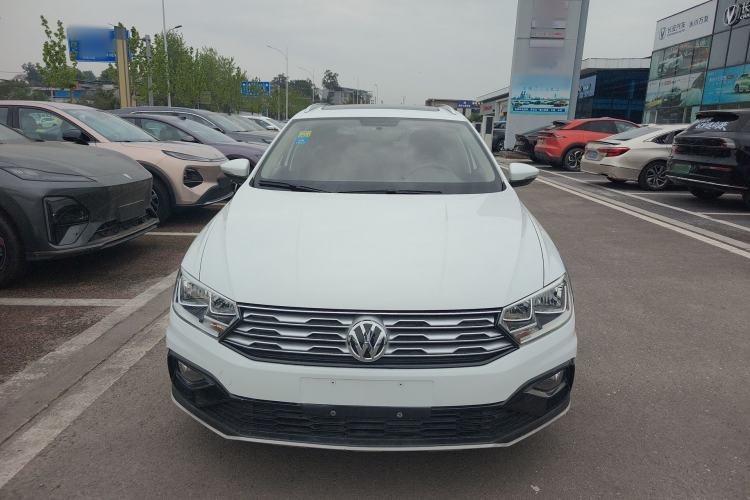 Used Volkswagen C-TREK 2017 230TSI DSG Comfort Version
