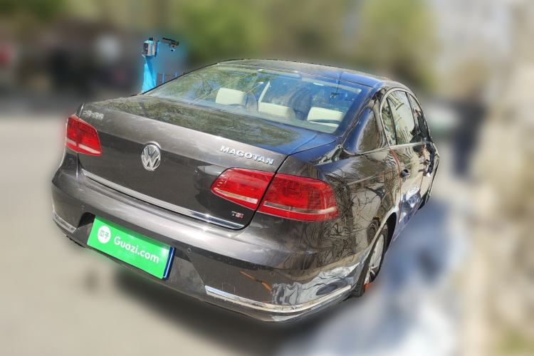 Used Volkswagen Magotan 2013 1.8TSI Luxury Model Rear Right 45 Deg