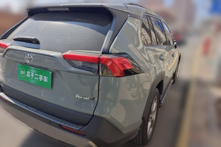 Used Toyota RAV4 2021 2.0L CVT Two-Wheel Drive Fashion PLUS Edition
