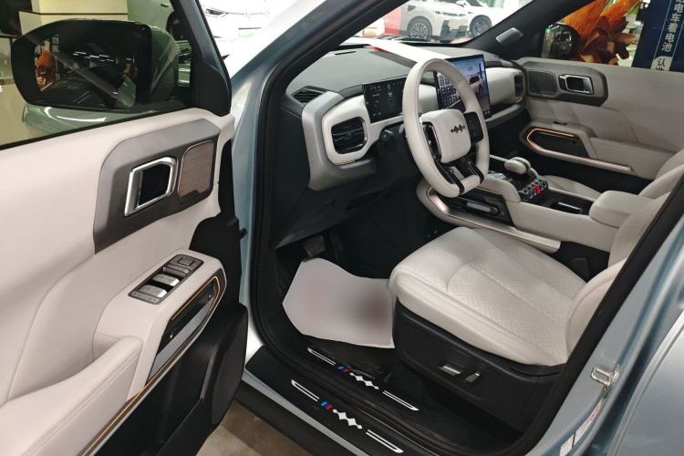 Used Formula Leopard Titanium 3 2025 501KM All-Wheel Drive Intelligent Driving Ultra Version
