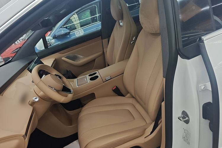 Used Hima Luxeed R7 2024 All-Electric 736 km Ultra Left Front Seat